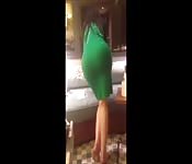 Deliciosa árabe nos muestra su culo