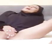 Bella árabe se masturba sola