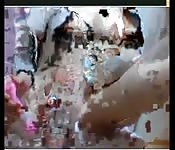 Adora masturbarse con juguetes