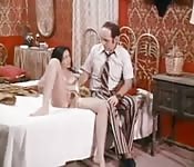 Preparándose en un club de caballeros