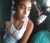 Dulce pibón en el autobús