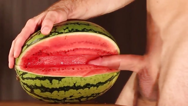 Watermelon Black Orgy Porn - Water melon cum - fucking a melon amateur and cumm - Pornburst.xxx